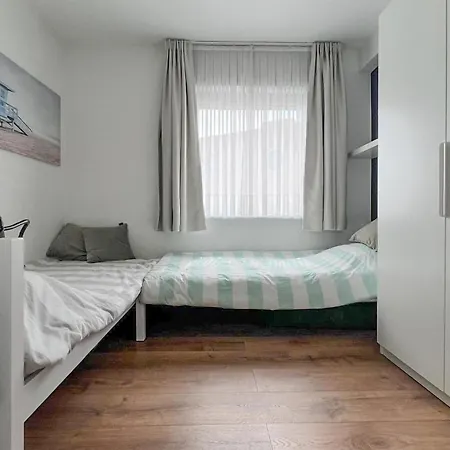 2 Bedroom Lovely In דירה אוסטנדה